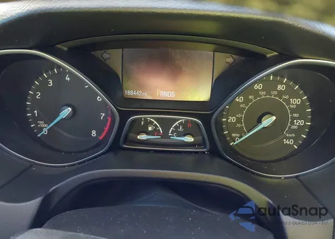 2015 Ford Focus Se z USA, uszkodzony, nr VIN 1FADP3F2XFL363555